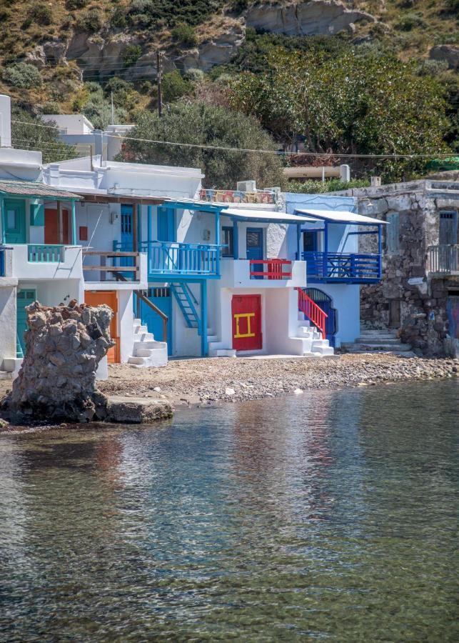Blue Traditional Boathouse In Klima Klima  Екстер'єр фото